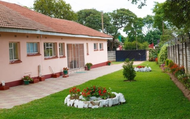 Taowona Ishe Lodge in Harare, Zimbabwe from 334$, photos, reviews - zenhotels.com