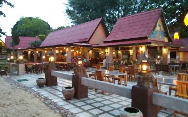 Отель Andaman Beach Resort Саладан вид на фасад