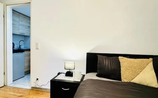 Bright Studio Stay Apt Near Rathausplatz