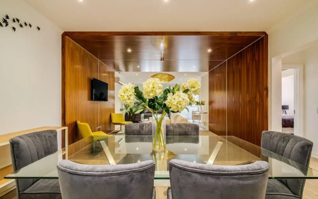Contemporary Apartment Close to the Radisson Majolica