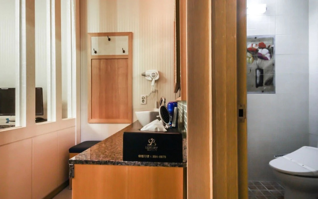 Gwangju Sangmu Luxury Hotel