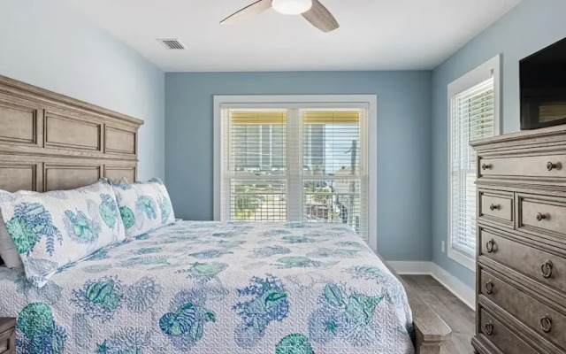 Dreezy's Hideaway by Southern Vacation Rentals