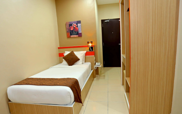 De KPMJ Inn Hotel