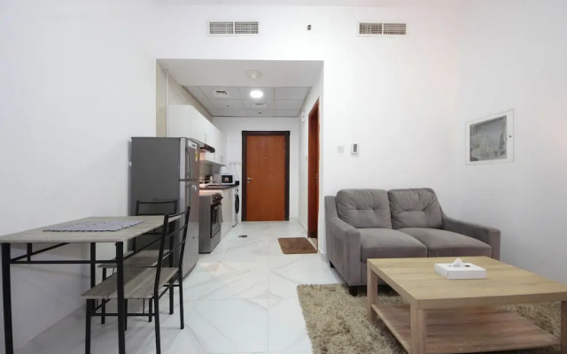 Studio Apartment in Palace Tower 2