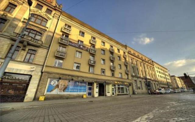 Very Berry Hostel вид на фасад