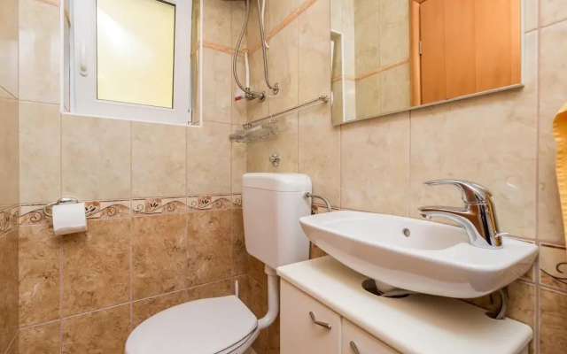 Stunning Home in Garica With Wifi and 4 Bedrooms
