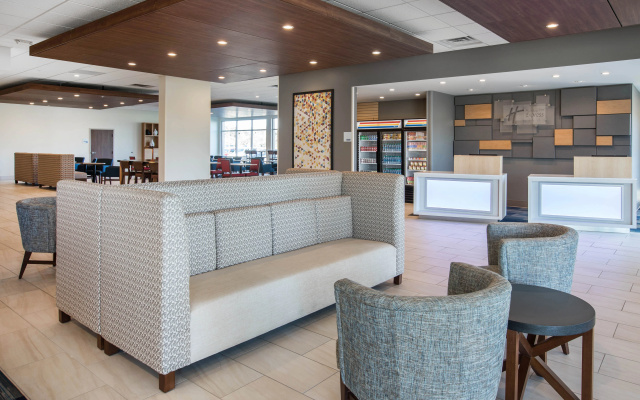 Holiday Inn Express & Suites Ludington by IHG