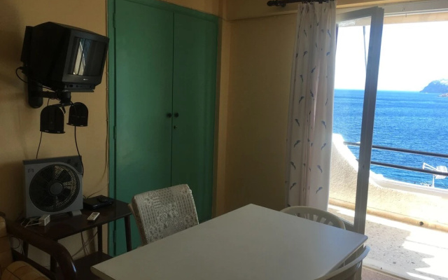 Daskalio Resort Adamis
