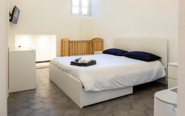 Archivolto del Teatro, 3