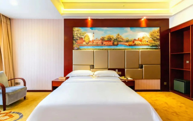 Vienna Hotel Dongguan Houjie Shanmei Subway Station Branch