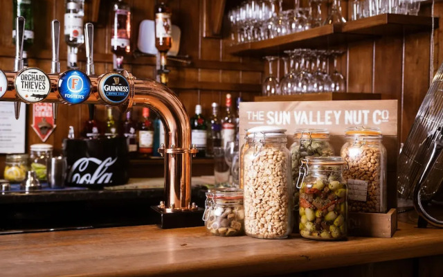 Отель The Kings Arms