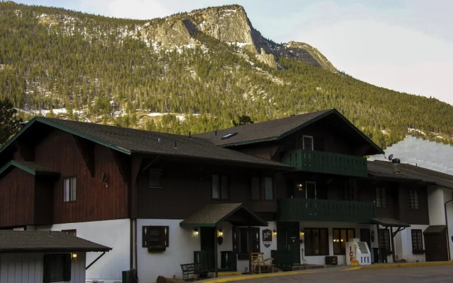 Fawn Valley Inn: 298