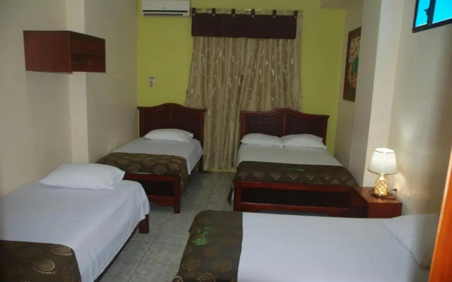 D’ Ruiz Hotel