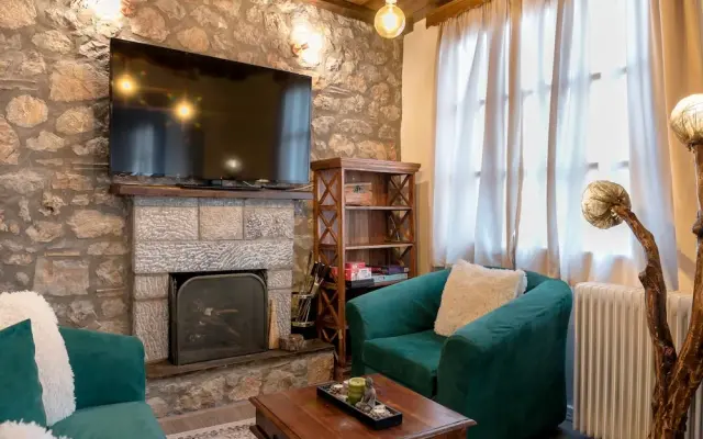 Lykovrisi guest house