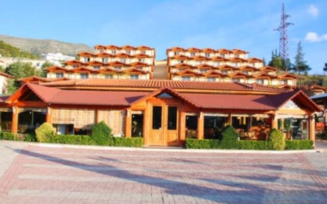 Отель Olympia Village Влёра вид на фасад