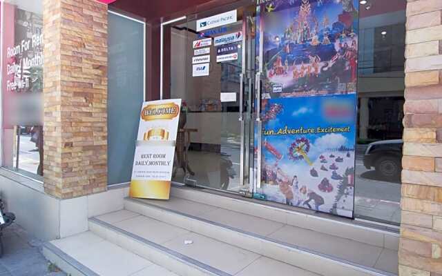Отель Zen Rooms Surasak 2 Бангкок вид на фасад