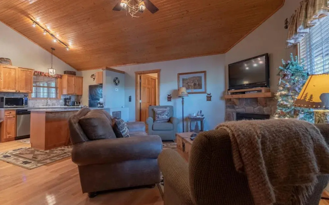 Grey Moose Lodge 2 Bedroom Cabin
