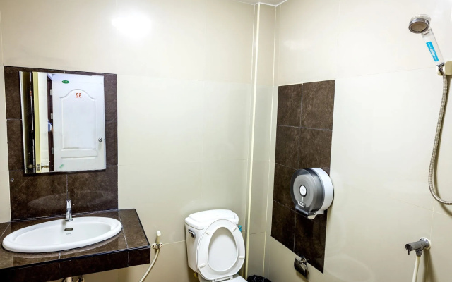 Goldengate Guesthouse - Hostel
