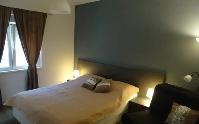 Cozy Seaview Retreat A & M Apartments