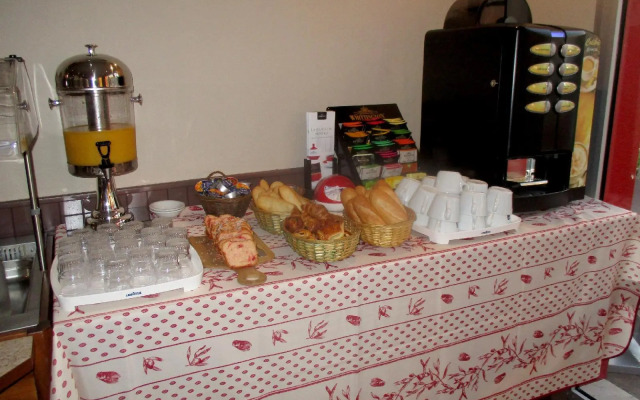 Logis Hotel Le Clos Charmant