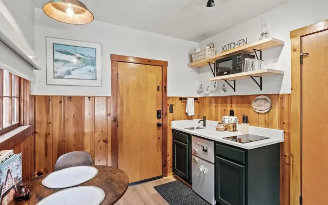 Timber Lodge Cabin 7