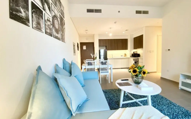 Marco Polo - Lofty Apt with Balcony Near Dubai Hills Mall