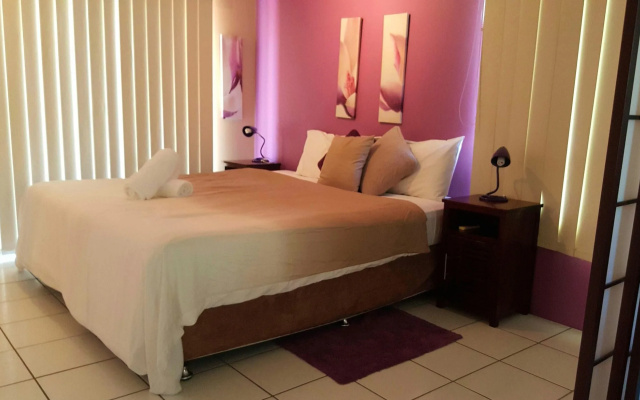 Golden Sands Beachfront Apartment Resort
