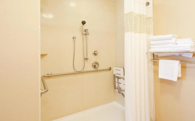 Hampton Inn & Suites Columbia at University