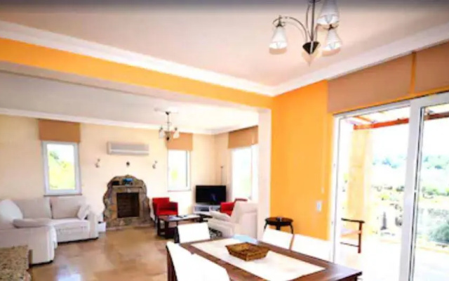 Villa Fatos