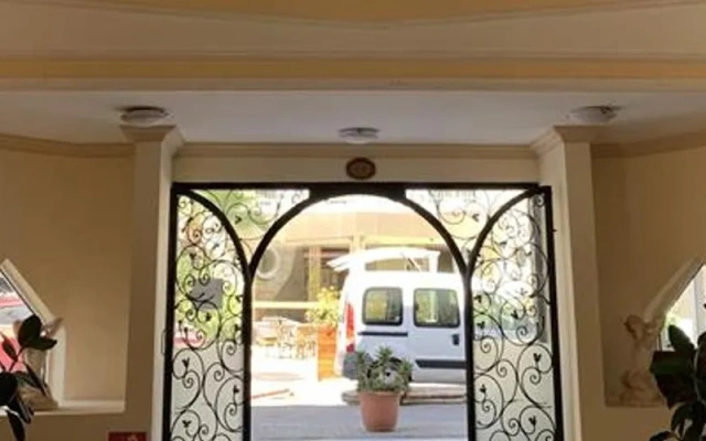 Zuhat Otel