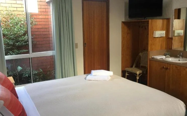 Railway Motel