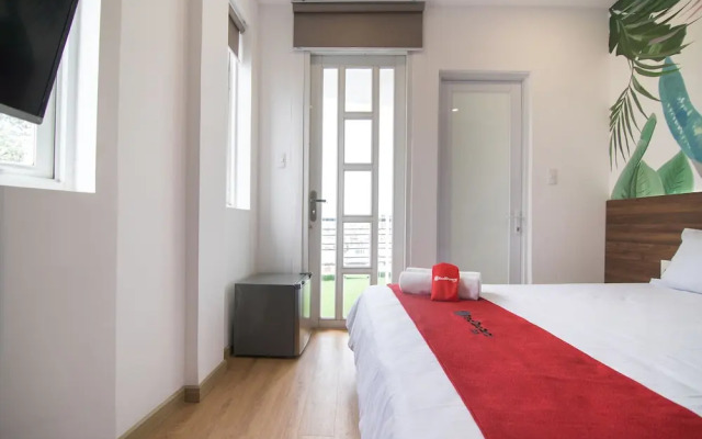 RedDoorz Plus @ Tran Quang Khai Street