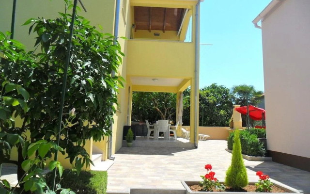 Apartment Adrian