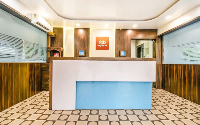 Fabhotel Grand Inn