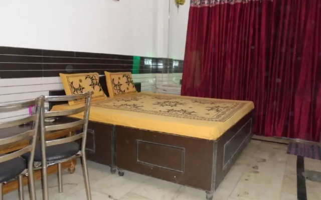 Goroomgo Labh Mahal Meerut
