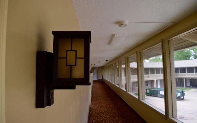 Snelling Motel