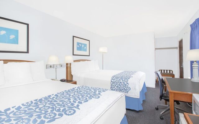 Travel Inn & Suites