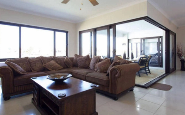 Bella Vista Of Raby Bay