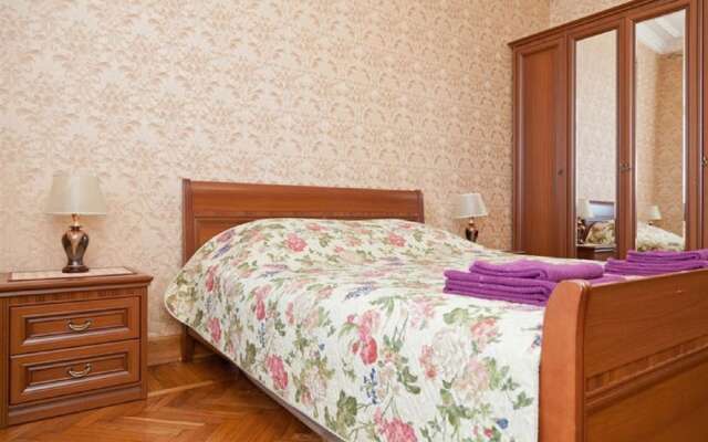 Гостиница LUXKV Apartment on Kudrinskaya Square в Москве отзывы, цены и фото номеров - забронировать гостиницу LUXKV Apartment on Kudrinskaya Square онлайн Москва вид на фасад