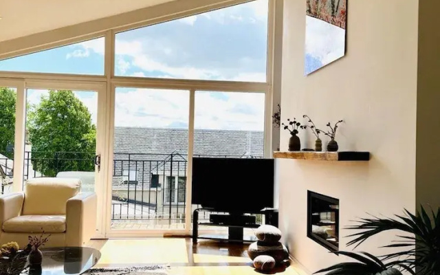 4-bed Seaside Dream House - Sleeps 8 & Parking