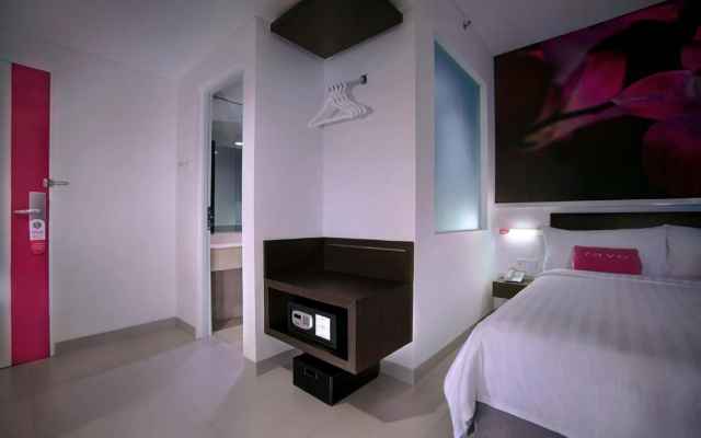 Pacific Marina Inn Airport Hotel