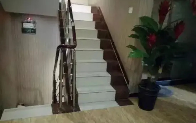Taichuan Business Hotel