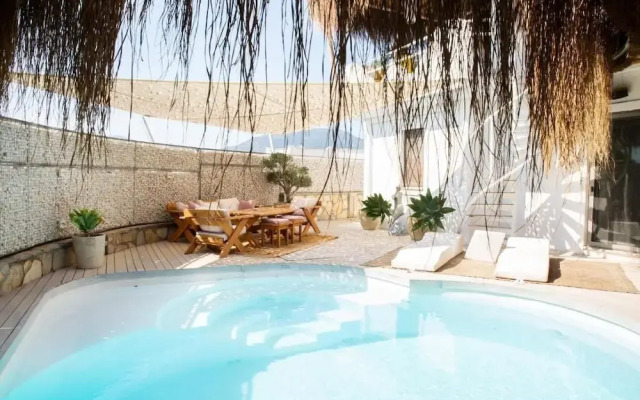 Bodrumda Deniz Manzaralı 3 Odalı Villa