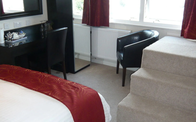 Queenswood Hotel