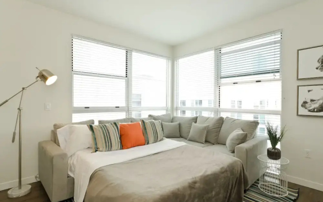 Downtown LA Penthouse Convention Suite