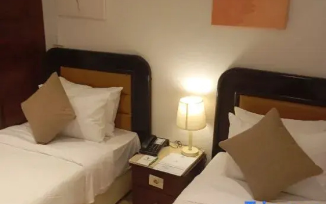 Transit64 Hotel