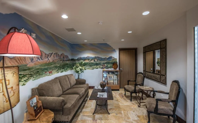 Ramada Of Alpine