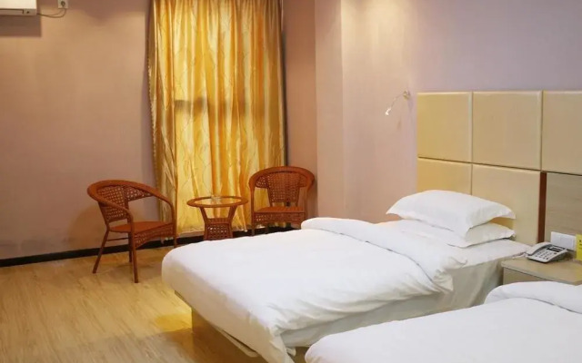 Shanyuan Business Hotel(枣庄善源商务酒店)
