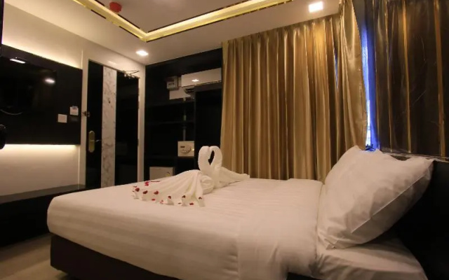 Pratunam Atrium Hotel