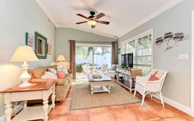 Palm Isle 3201 by RedAwning